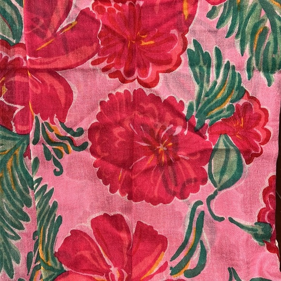 Lilly Pulitzer lilies print silk/ cashmere scarf. Never worn, in original box. - Picture 2 of 5